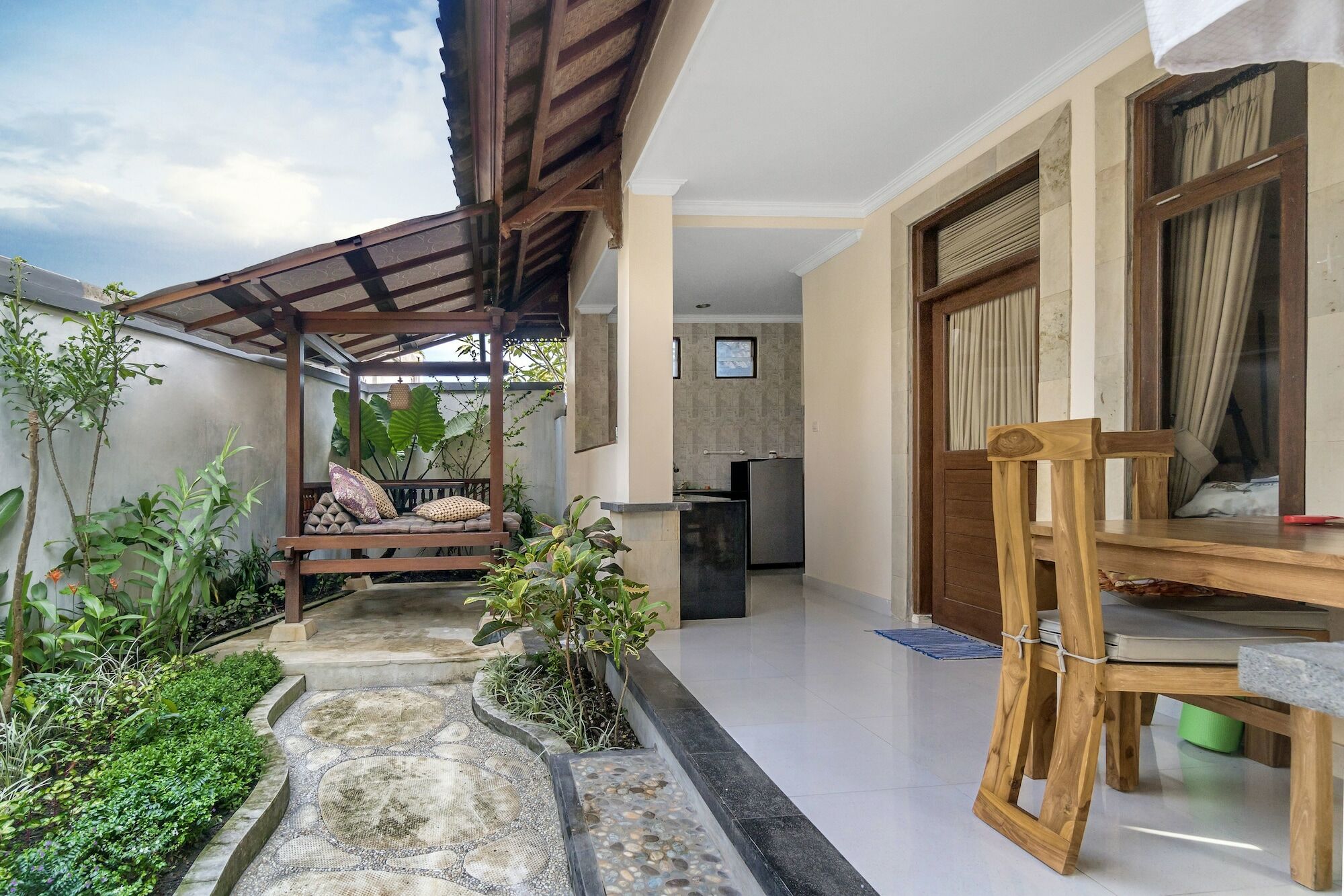 Metteyya Healing House Hotel Ubud  Exterior photo